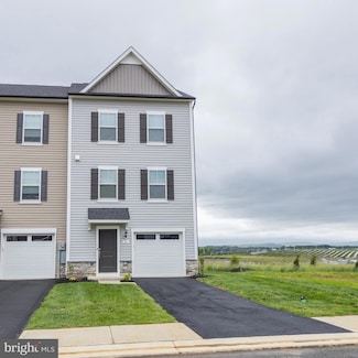 87 Grand Palace Dr, Charles Town, WV 25414