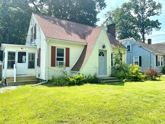 217 W Main St, Dudley, MA 01571