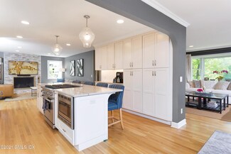 49 Sinawoy Rd, Cos Cob, CT 06807