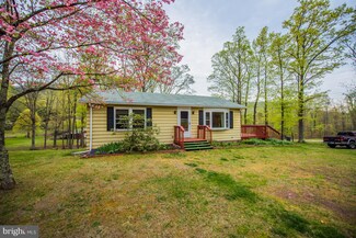 7 Wizard Ln, Great Cacapon, WV 25422