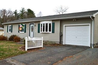 5 Blueberry Hill St, Springfield, MA 01128