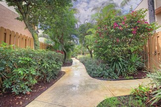 616 Executive Center Dr Unit 102, West Palm Beach, FL 33401