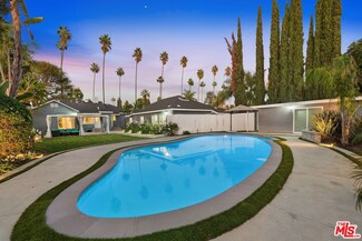 15040 Hamlin St, Van Nuys, CA 91411