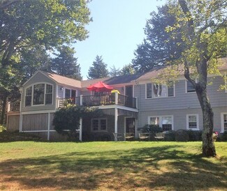 667 Old County Rd, Vineyard Haven, MA 02568