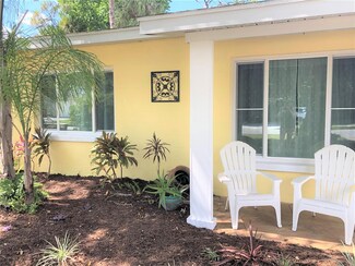 2275 Hawthorne St, Sarasota, FL 34239