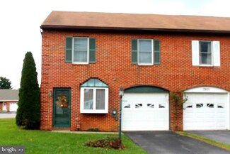 17935 Clubhouse Dr, Hagerstown, MD 21740