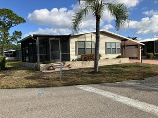 1585 Gulf Coast Dr Unit M01, Naples, FL 34110