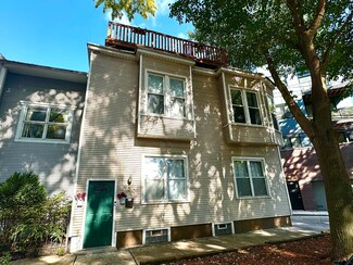 920 W Montana St, Chicago, IL 60614