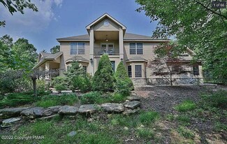 726 Pinecrest Dr, Pocono Pines, PA 18350