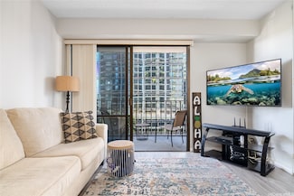 225 Queen St Unit 9, Honolulu, HI 96813