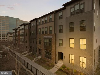 2346 Water Promenade Ave Unit 2B, Oak Hill, VA 20171