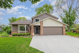 706 Highland Dr, New Prague, MN 56071