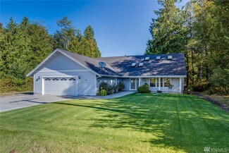 38392 Vista Key Dr NE, Hansville, WA 98340
