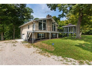 11825 Glass Overlook Rd SE, Elizabeth, IN 47117