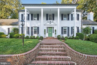 7200 Helmsdale Rd, Bethesda, MD 20817