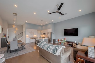 806 Thornton Rd Unit F, Houston, TX 77018
