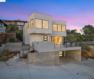 158 Lawson Rd, Kensington, CA 94707