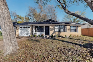 1725 Emerald St, Grand Prairie, TX 75051