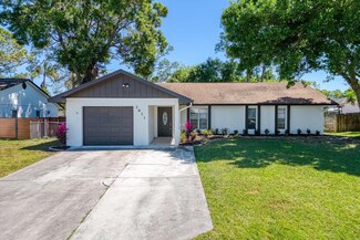 1611 SE Mistletoe St, Port Saint Lucie, FL 34983