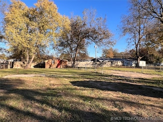 214 N Pettit Ave, Hominy, OK 74035