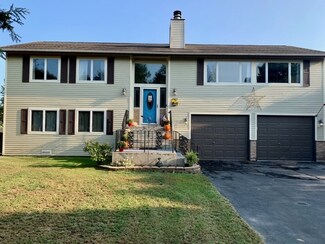 952 Lake Holiday Dr, Sandwich, IL 60548