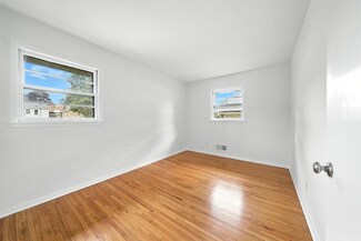 1464 Kent St, Saint Paul, MN 55117