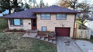 2616 Cedar St, Davenport, IA 52804