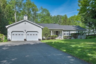 23 Meeting House Ln, Brattleboro, VT 05301