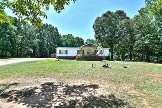 2409 Ekom Beach Rd, Laurens, SC 29360