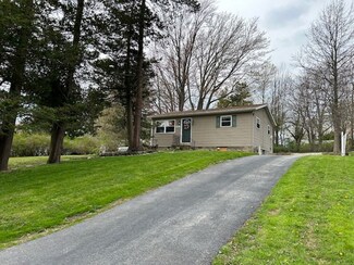4830 Greenwood St, Erie, PA 16509