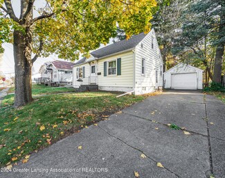 2111 Donora St, Lansing, MI 48910