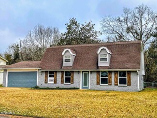 11466 Pine Dr, Gulfport, MS 39503