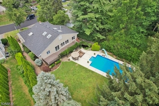 19 Winding Way, Cedar Grove, NJ 07009