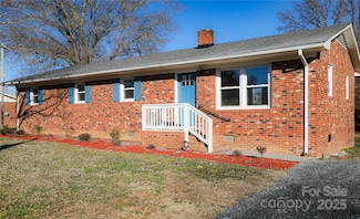 31655 Pinewood Dr, New London, NC 28127