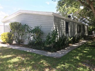 13689 60th St N, Clearwater, FL 33760
