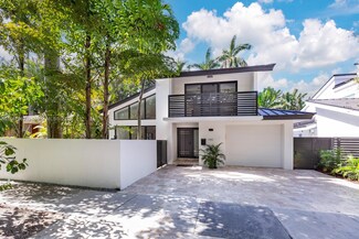 2802 Crystal Ct, Miami, FL 33133