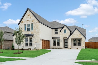 908 Denham Dr, Red Oak, TX 75154