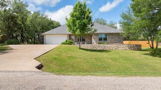 1904 W Spanish Trail Dr, Granbury, TX 76048