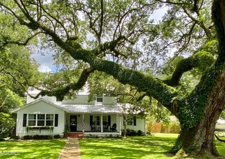 5012 Beardslee St, Moss Point, MS 39563