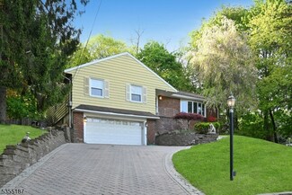 219 Emeline Dr, Hawthorne, NJ 07506