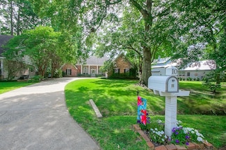 10 Colony Trail Dr, Mandeville, LA 70448