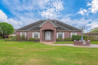 881 Baker Ave, Port Neches, TX 77651