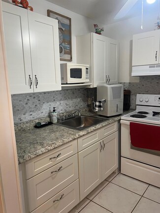 132 Berkshire F, West Palm Beach, FL 33417