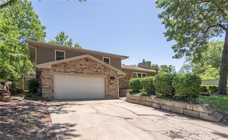 2106 Rhode Island St, Lawrence, KS 66046