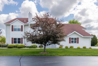 683 Wood River Ct Unit 1, West Bend, WI 53095