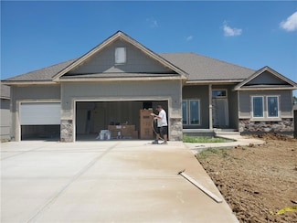 10139 N Winchester Ave, Kansas City, MO 64156