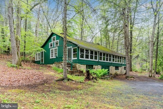 9828 Golf Course Rd, Chambersburg, PA 17201