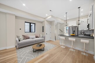 14 Moon St Unit 4, Boston, MA 02113