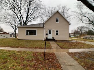 66 E High St, Winterset, IA 50273