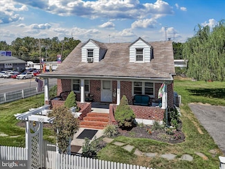 1200 E 13th St, Crum Lynne, PA 19022